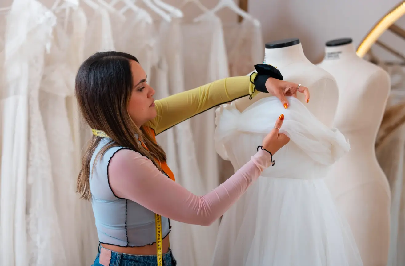 The Wedding Dress Fit Issues Photos Reveal (and Which Ones Can Be Fixed Later)